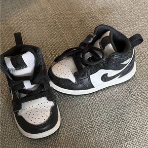 Nike Kids Black and White Sneakers